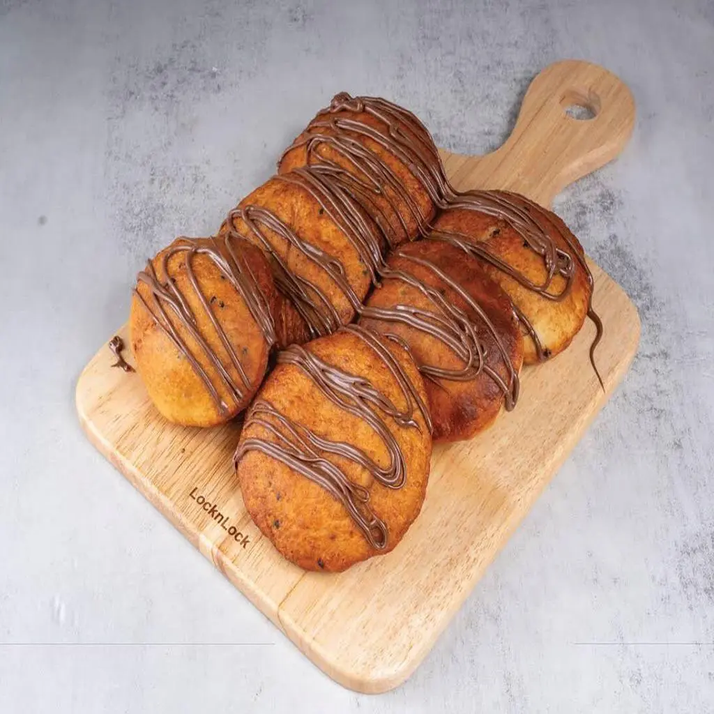 Chocolate-Stuffed Bakhmri